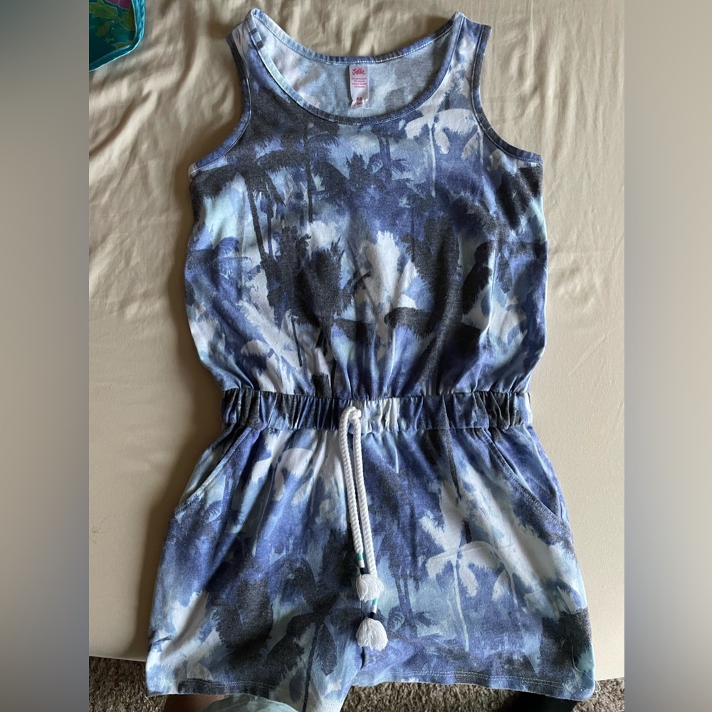 Girls Tank with Shorts.